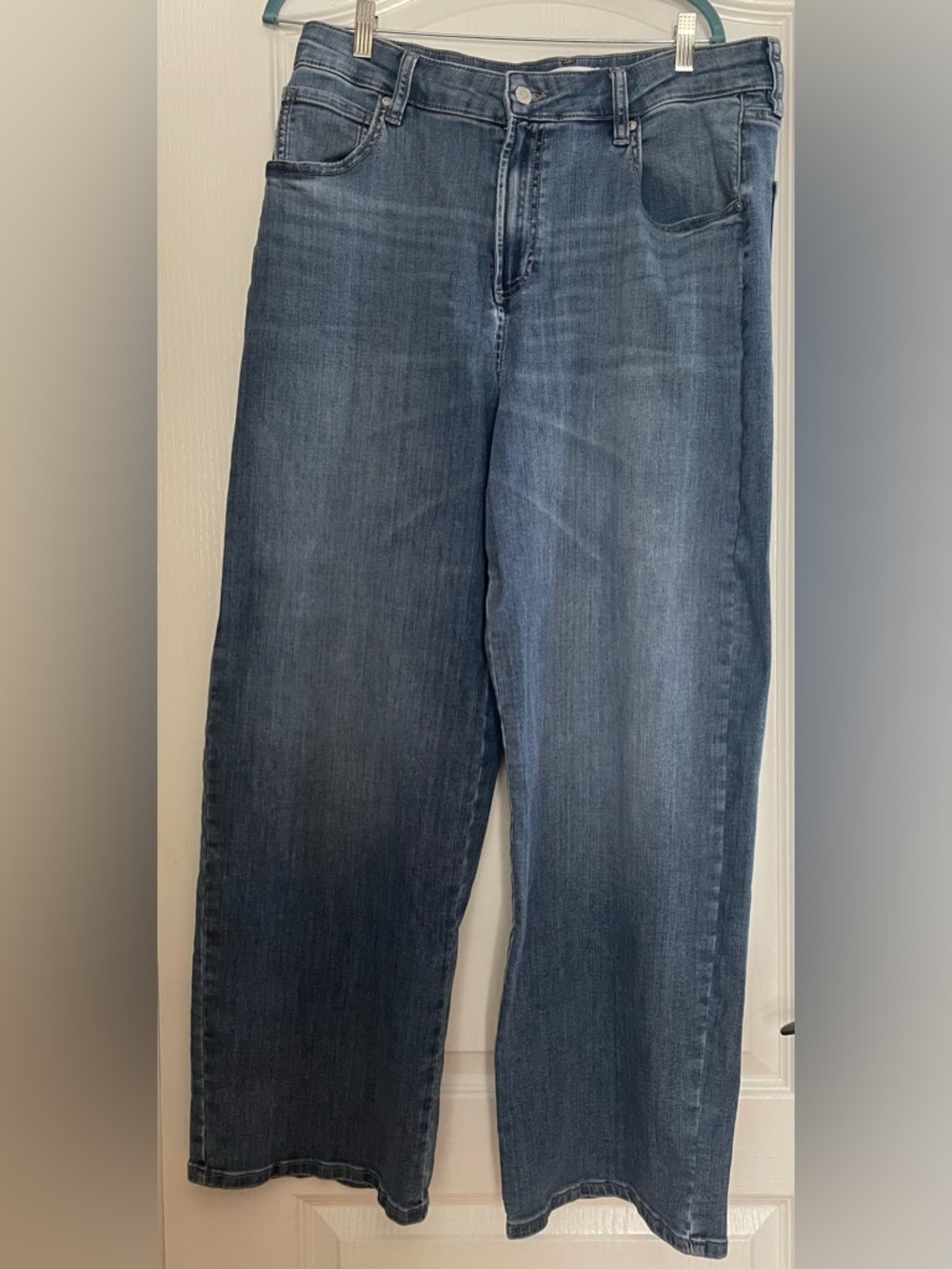 Liz Claiborne Wide Leg Denim Jeans Women’s Size 12